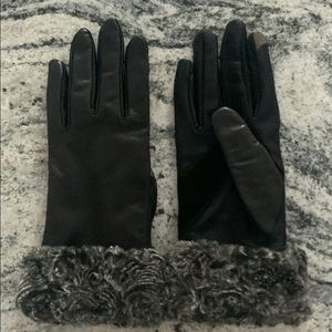 Isotoner Leather Gloves